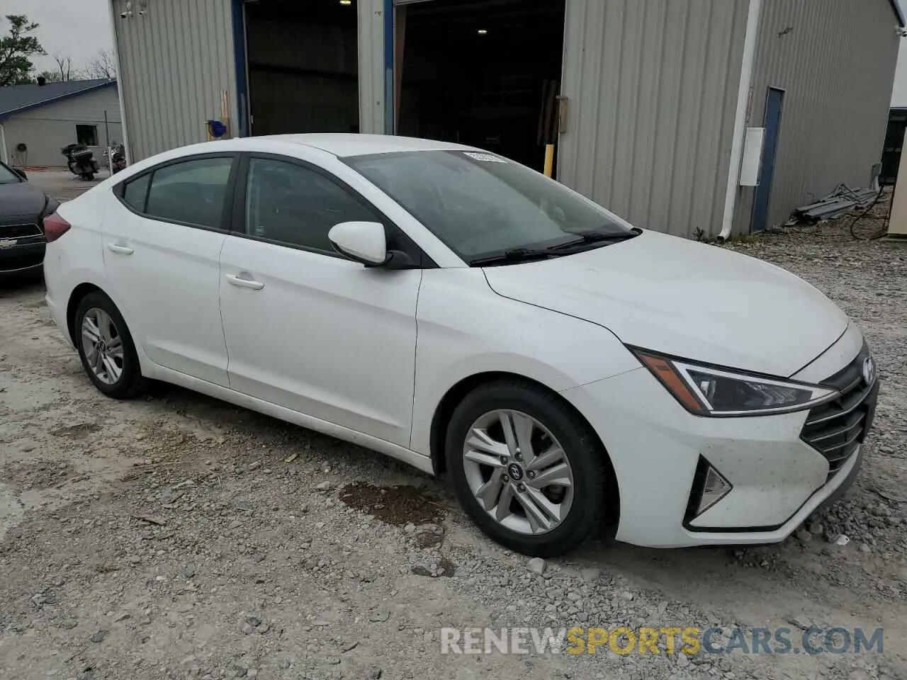 4 Photograph of a damaged car 5NPD84LF7LH624242 HYUNDAI ELANTRA 2020