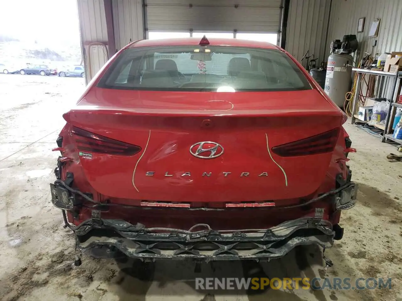 6 Photograph of a damaged car 5NPD84LF7LH626315 HYUNDAI ELANTRA 2020