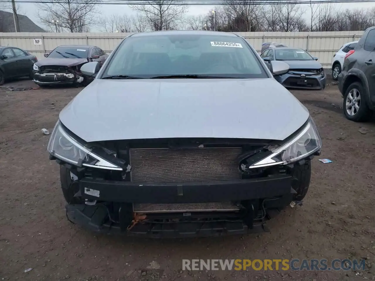 5 Photograph of a damaged car 5NPD84LF7LH630946 HYUNDAI ELANTRA 2020
