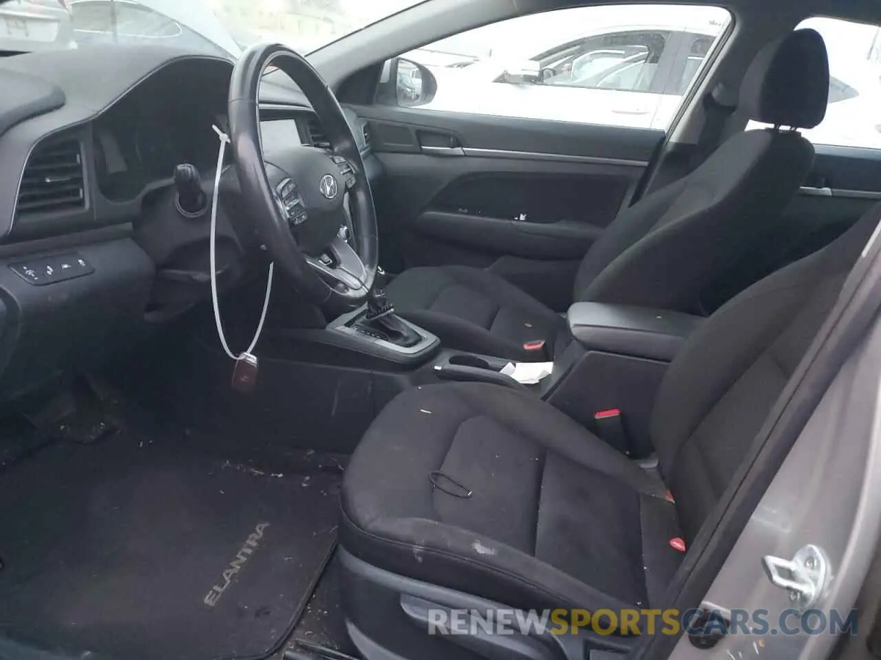 7 Photograph of a damaged car 5NPD84LF7LH630946 HYUNDAI ELANTRA 2020