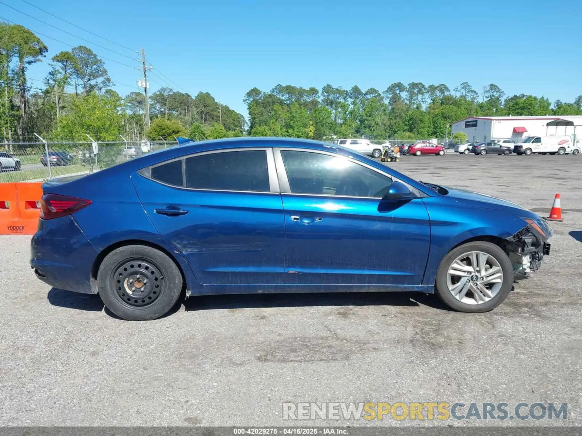 12 Photograph of a damaged car 5NPD84LF7LH631188 HYUNDAI ELANTRA 2020