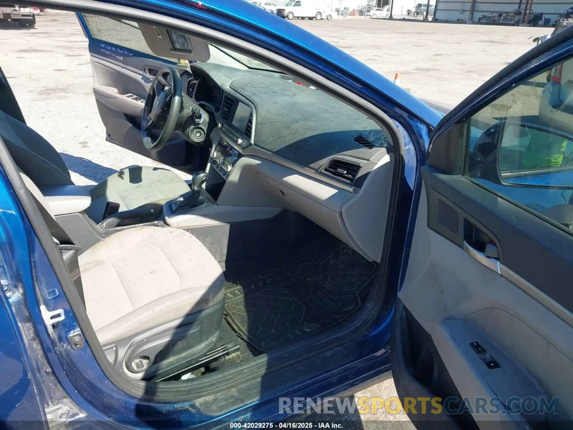 5 Photograph of a damaged car 5NPD84LF7LH631188 HYUNDAI ELANTRA 2020