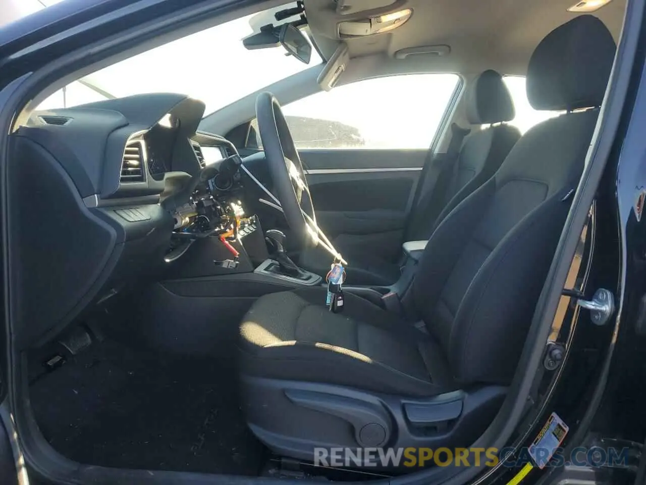 7 Photograph of a damaged car 5NPD84LF8LH533500 HYUNDAI ELANTRA 2020