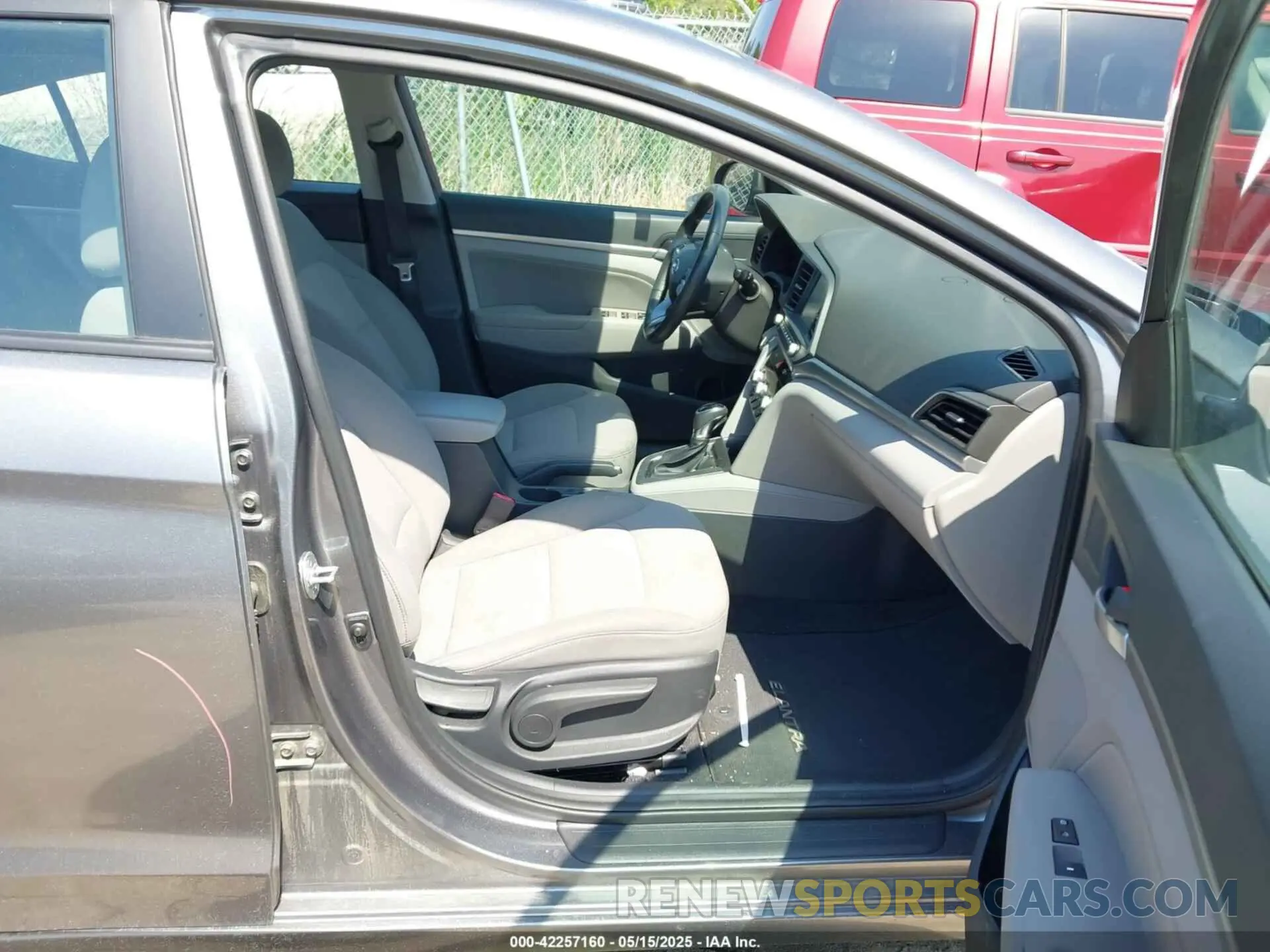 5 Photograph of a damaged car 5NPD84LF8LH545288 HYUNDAI ELANTRA 2020