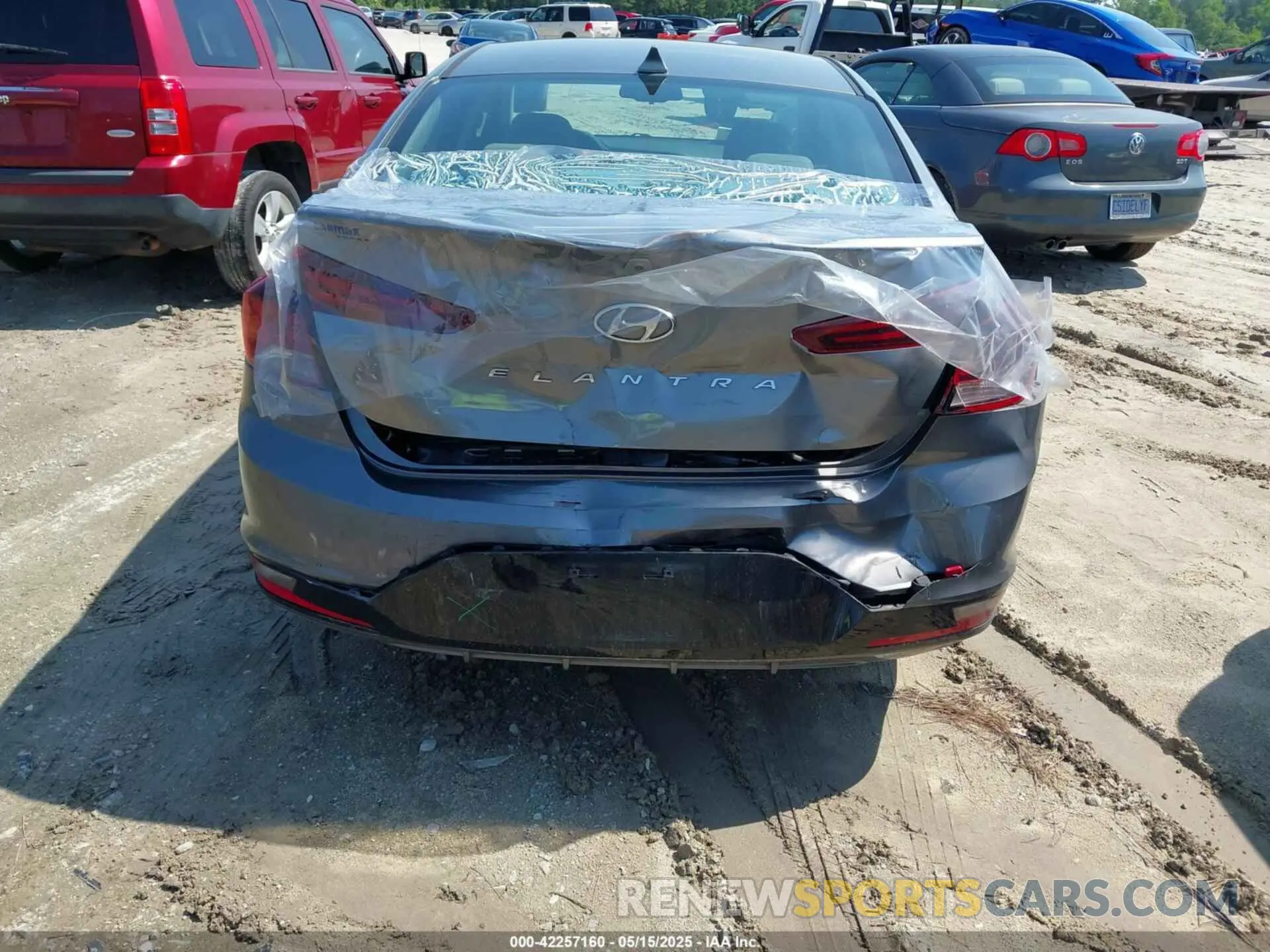 6 Photograph of a damaged car 5NPD84LF8LH545288 HYUNDAI ELANTRA 2020