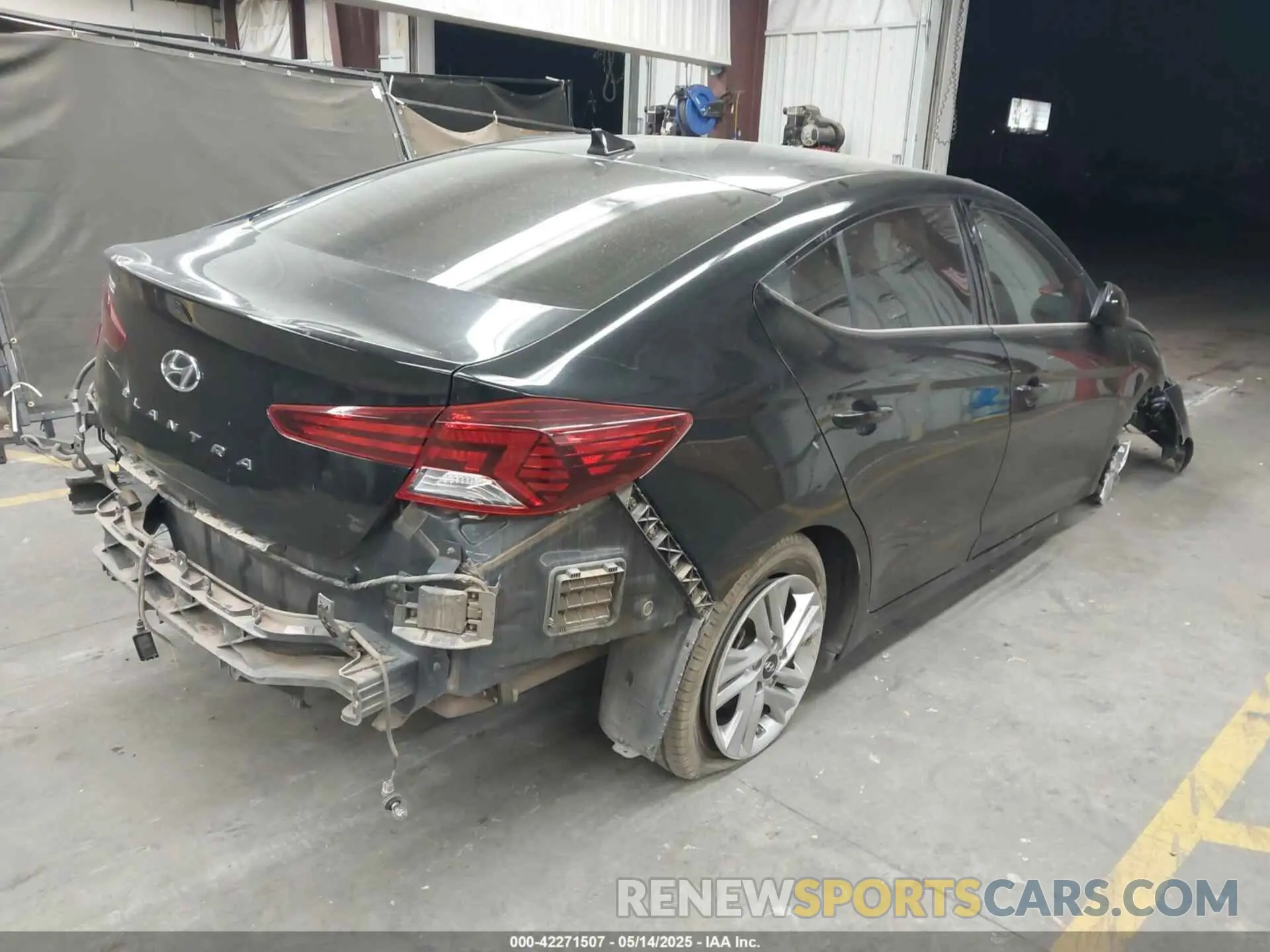4 Photograph of a damaged car 5NPD84LF8LH549129 HYUNDAI ELANTRA 2020