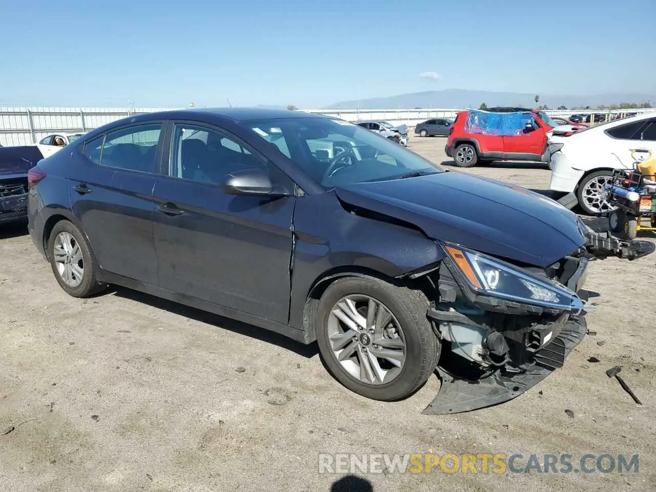 4 Photograph of a damaged car 5NPD84LF8LH557568 HYUNDAI ELANTRA 2020