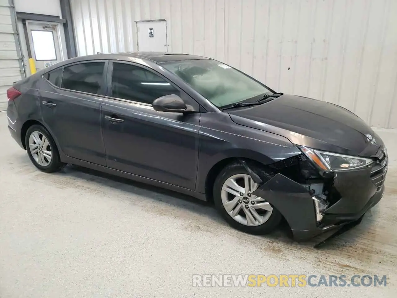 4 Photograph of a damaged car 5NPD84LF8LH561992 HYUNDAI ELANTRA 2020