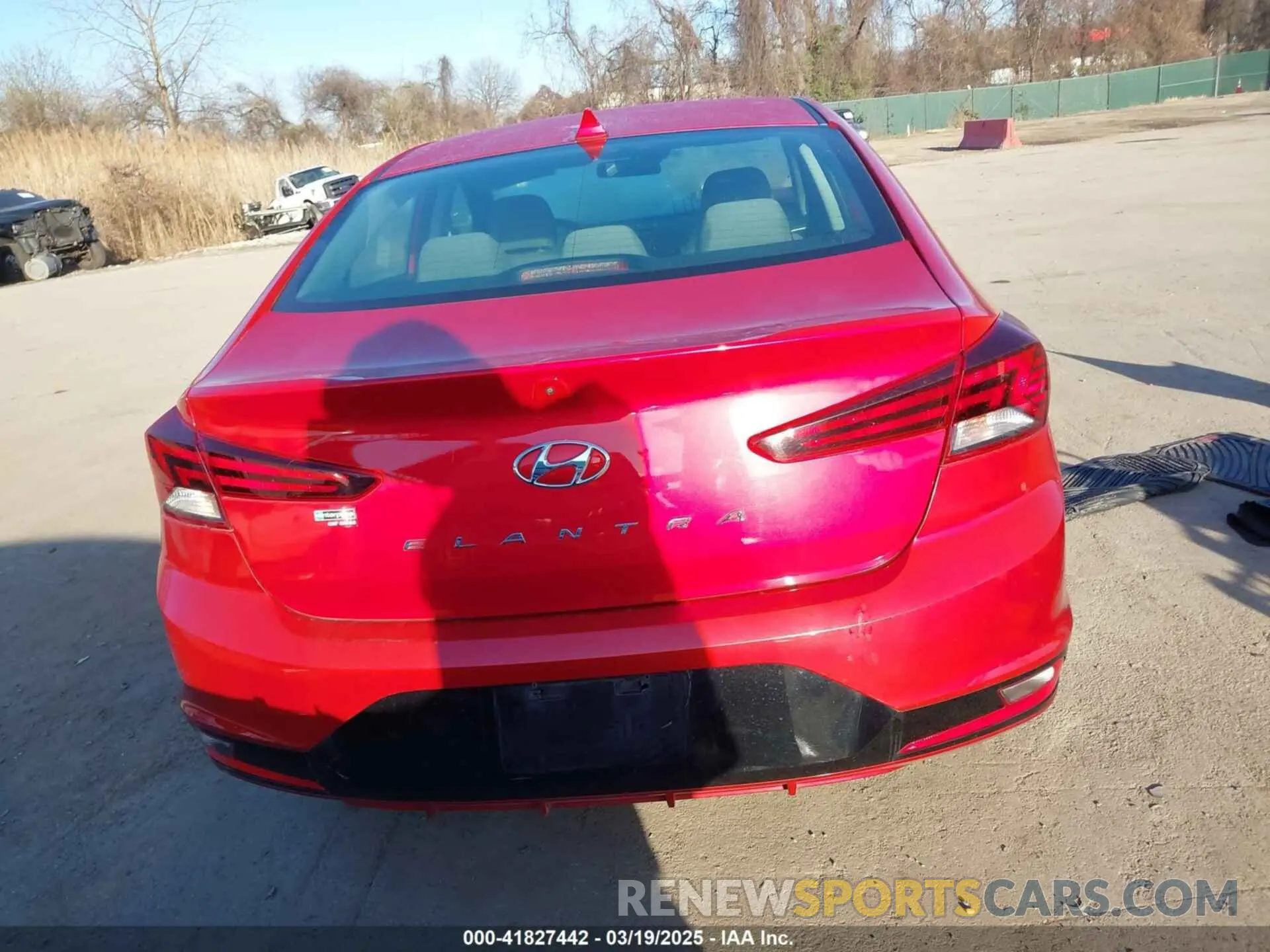 17 Photograph of a damaged car 5NPD84LF8LH562835 HYUNDAI ELANTRA 2020