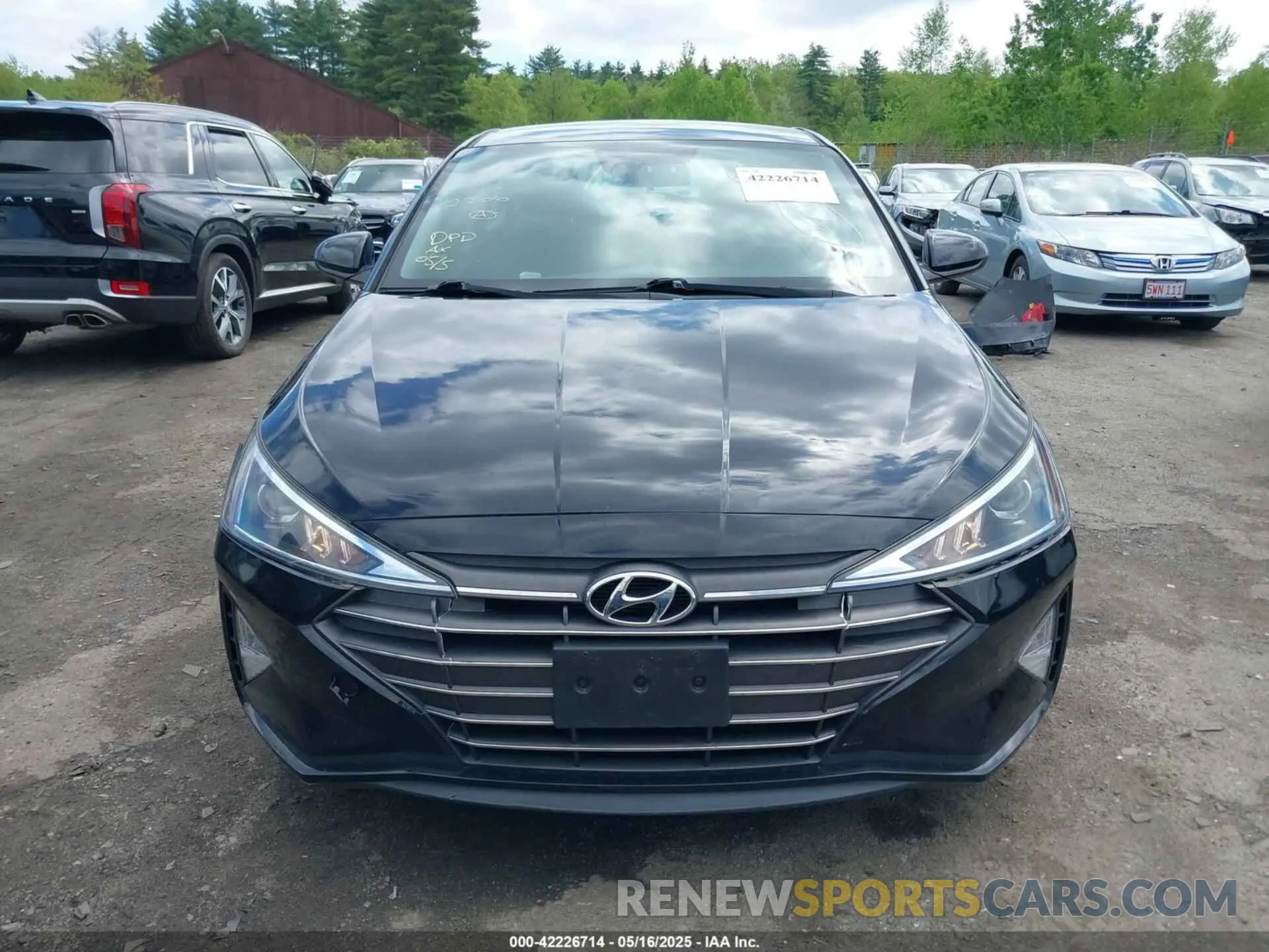 13 Photograph of a damaged car 5NPD84LF8LH565301 HYUNDAI ELANTRA 2020