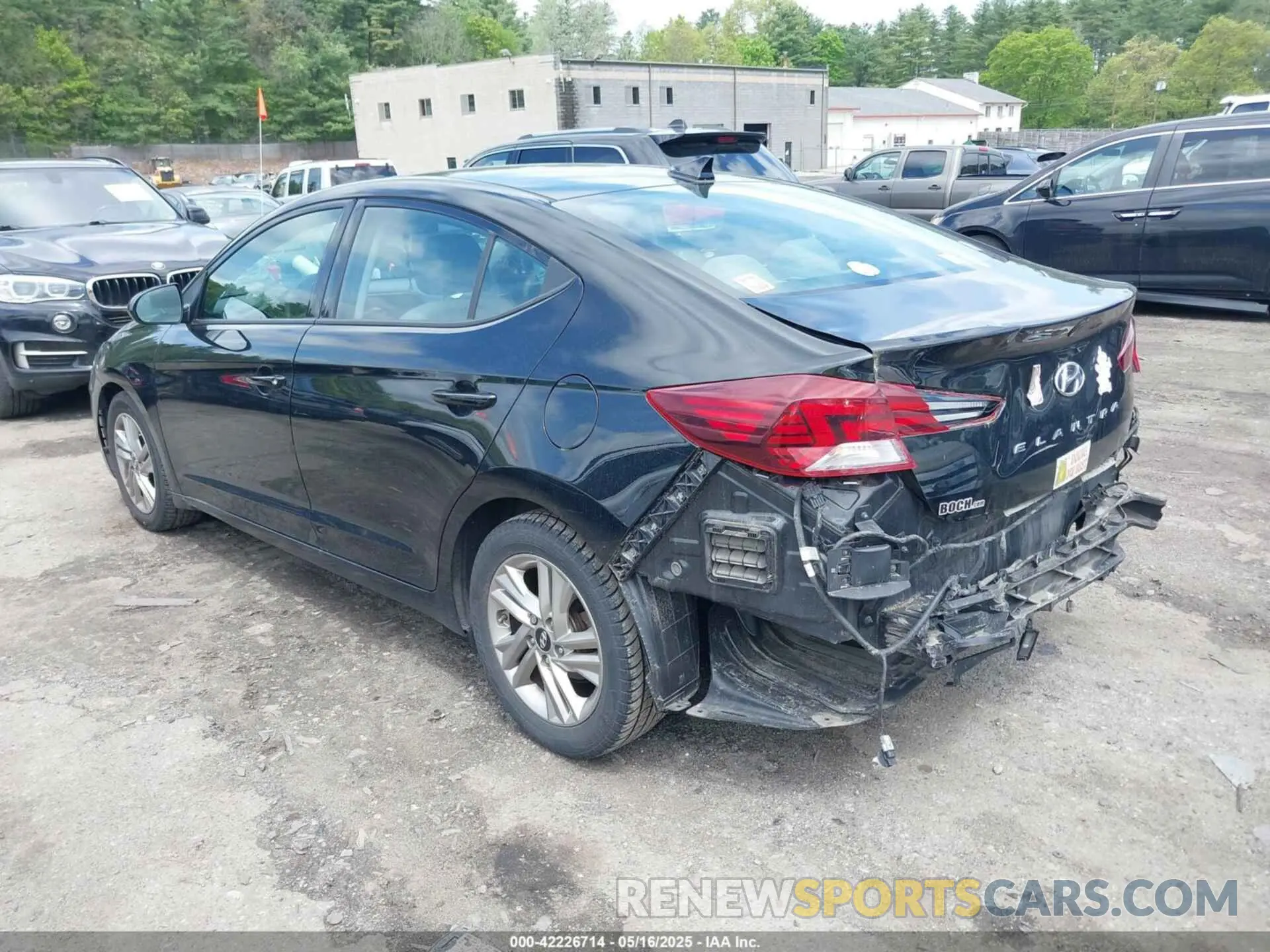 3 Photograph of a damaged car 5NPD84LF8LH565301 HYUNDAI ELANTRA 2020