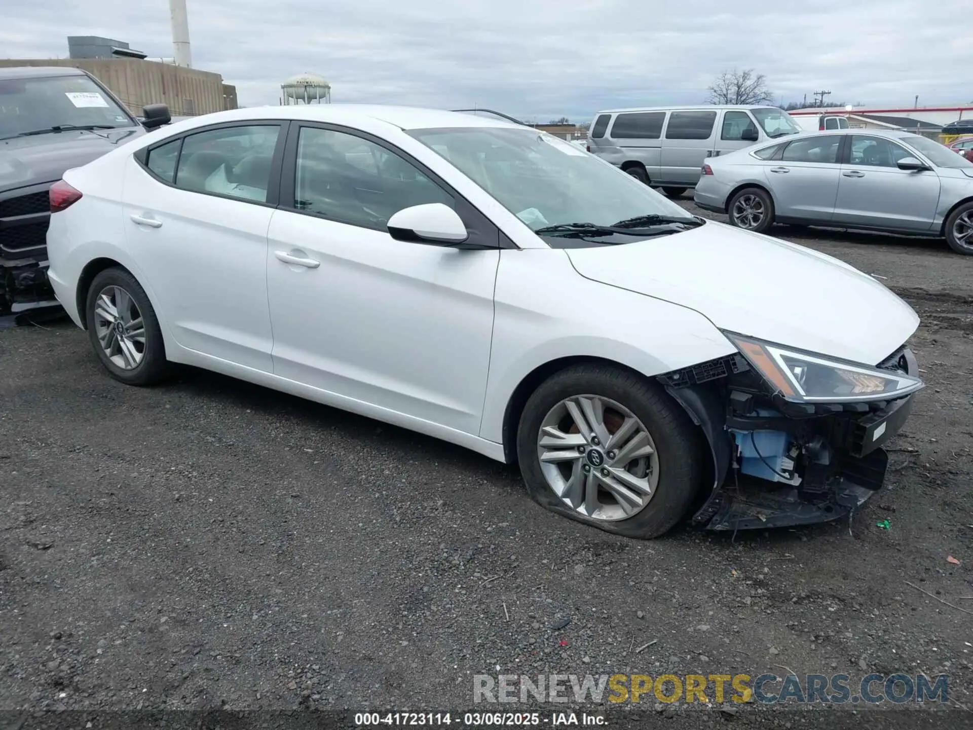 1 Photograph of a damaged car 5NPD84LF8LH572393 HYUNDAI ELANTRA 2020