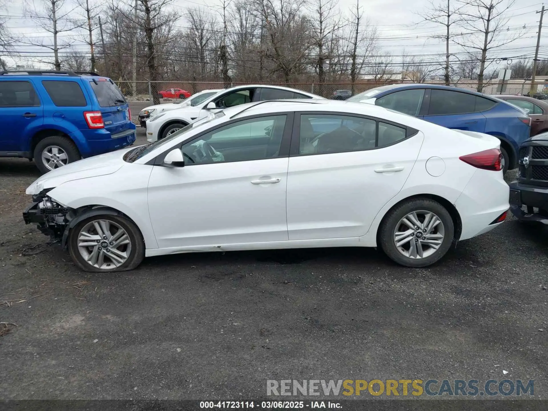 15 Photograph of a damaged car 5NPD84LF8LH572393 HYUNDAI ELANTRA 2020
