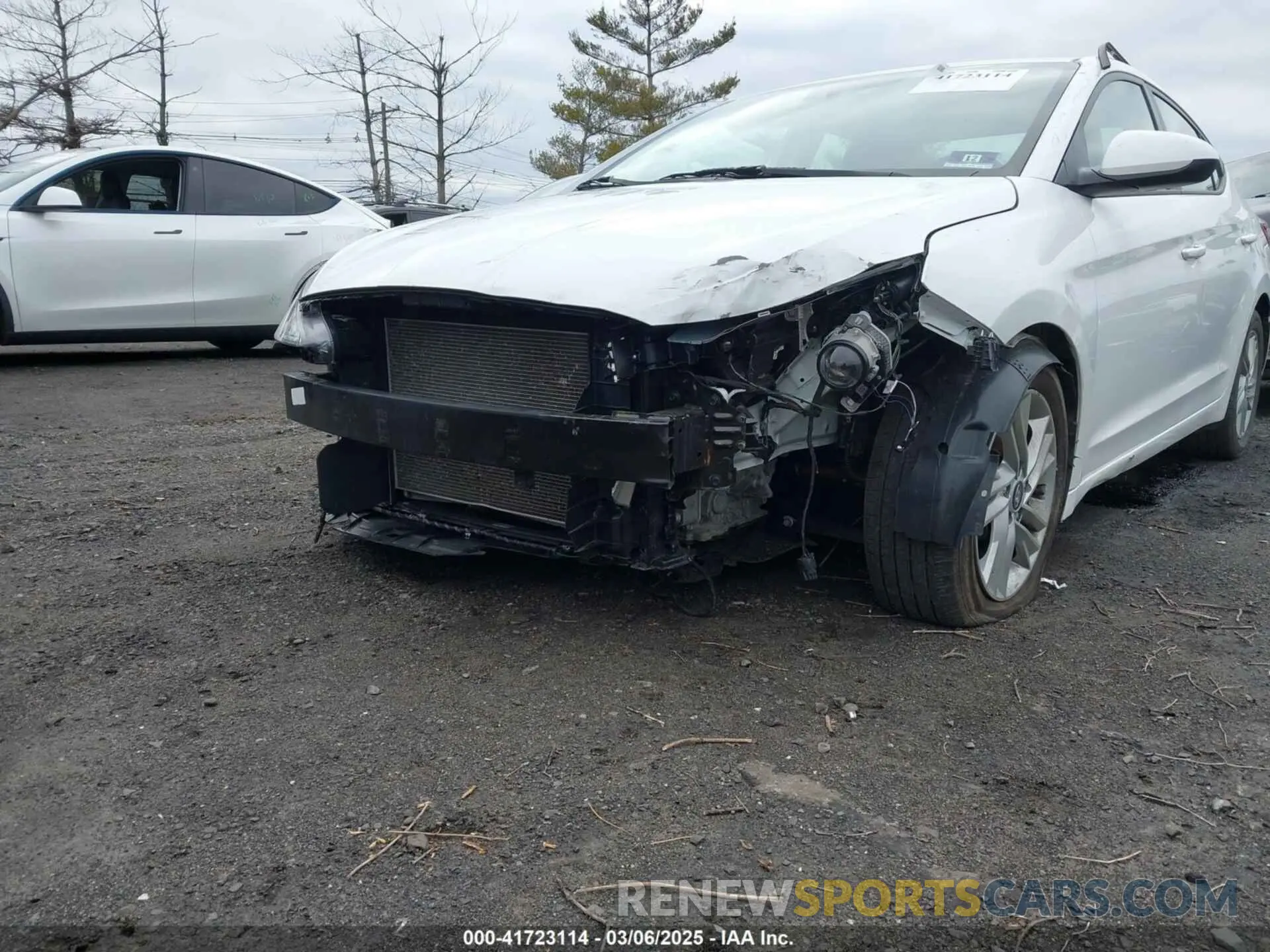 6 Photograph of a damaged car 5NPD84LF8LH572393 HYUNDAI ELANTRA 2020