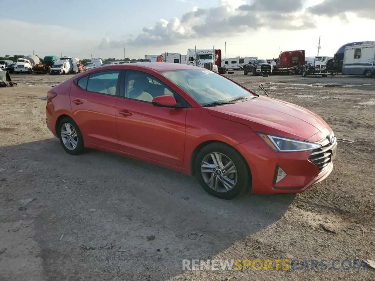 4 Photograph of a damaged car 5NPD84LF8LH579585 HYUNDAI ELANTRA 2020