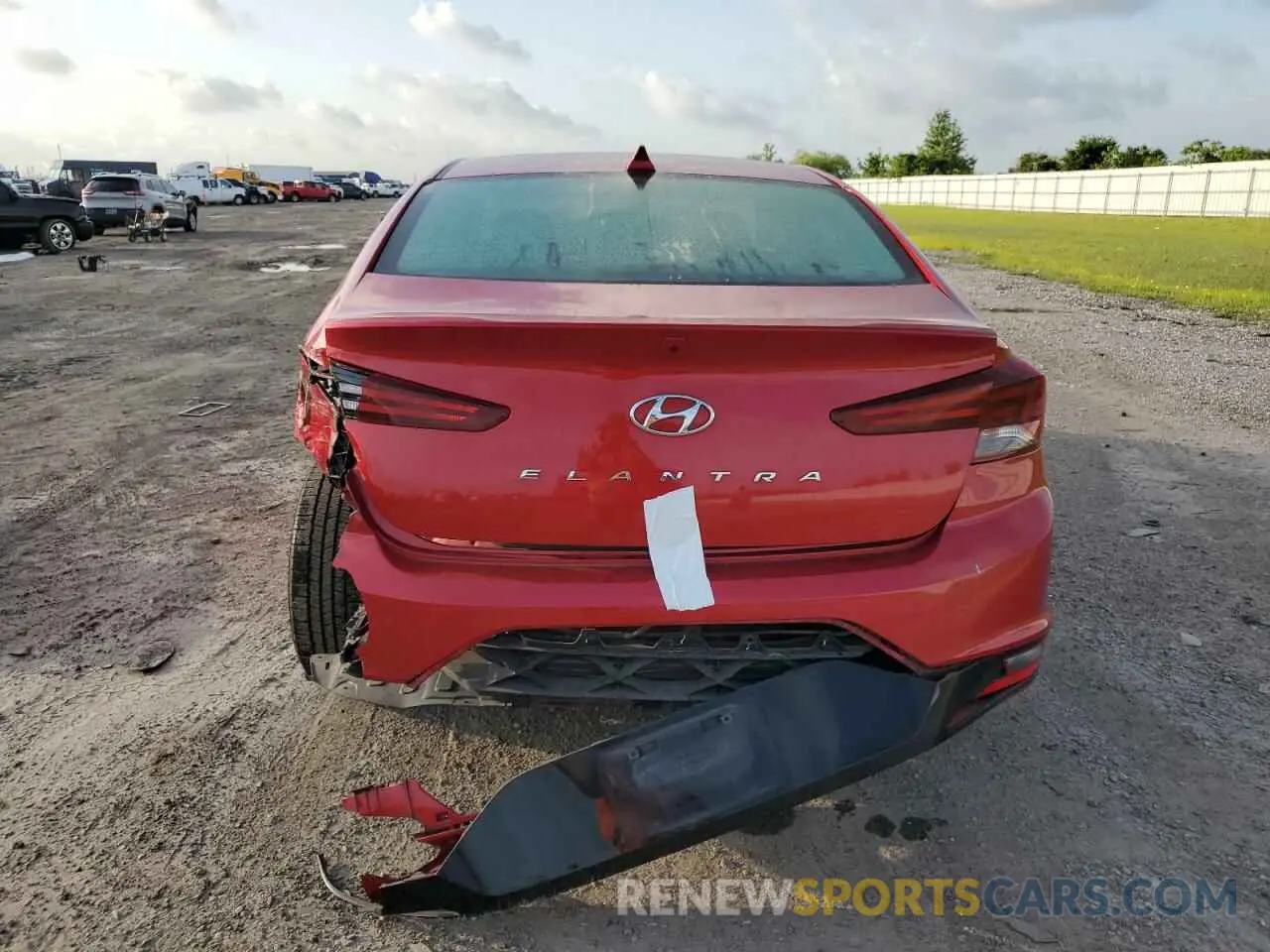 6 Photograph of a damaged car 5NPD84LF8LH579585 HYUNDAI ELANTRA 2020