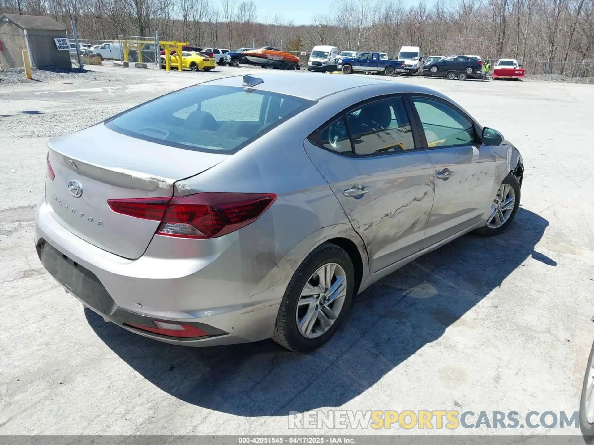 4 Photograph of a damaged car 5NPD84LF8LH585046 HYUNDAI ELANTRA 2020