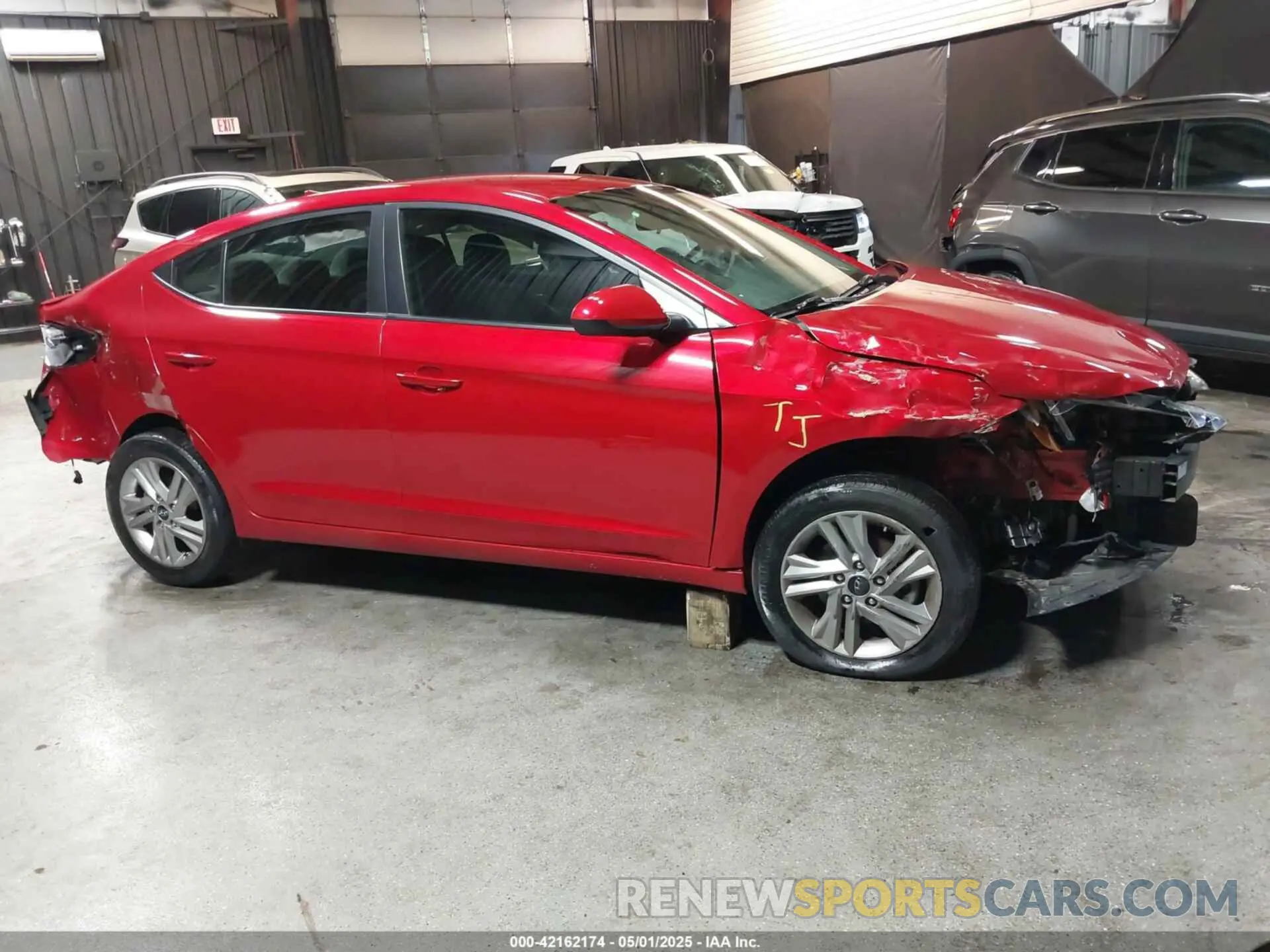 14 Photograph of a damaged car 5NPD84LF8LH621785 HYUNDAI ELANTRA 2020