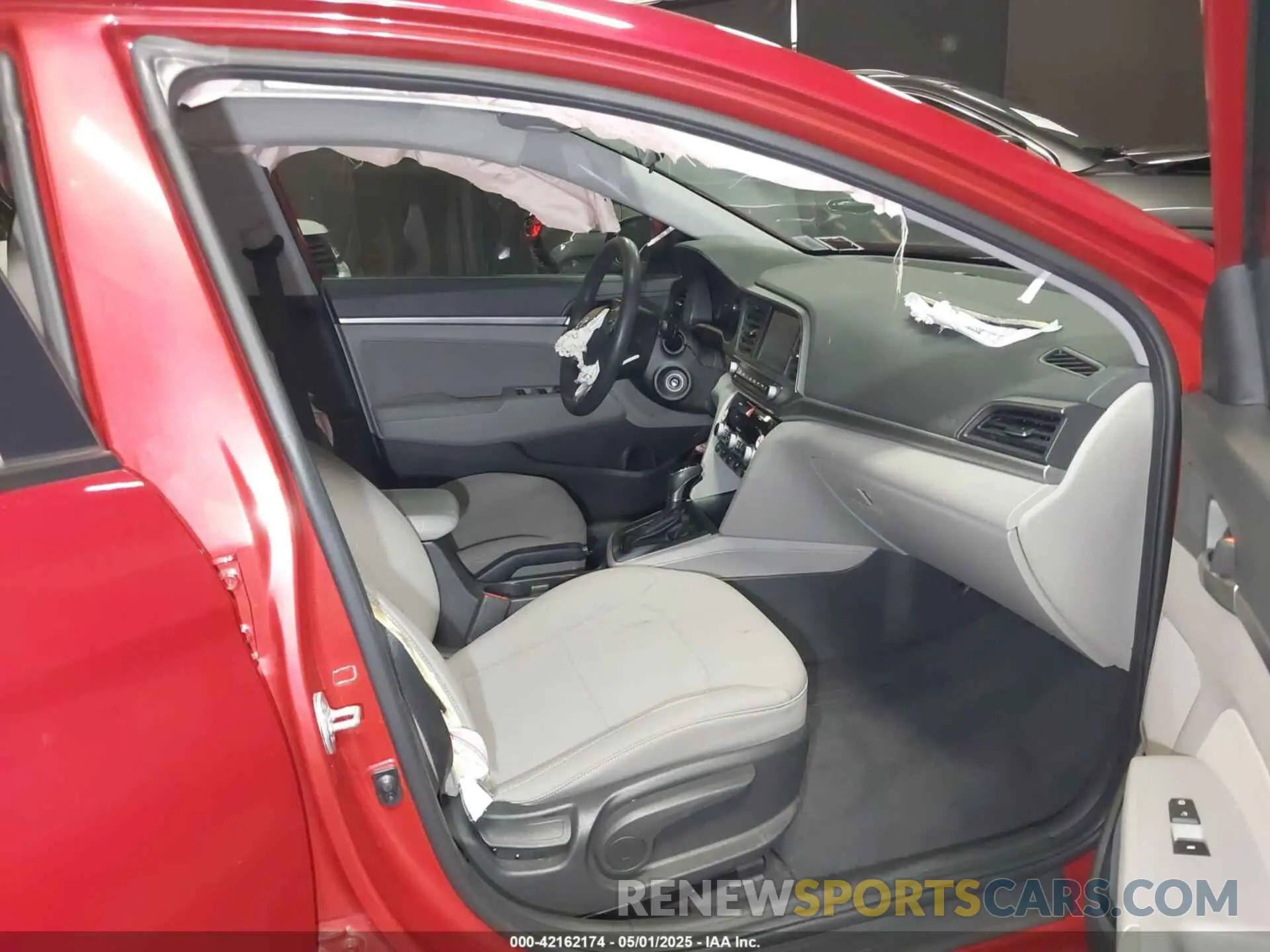 5 Photograph of a damaged car 5NPD84LF8LH621785 HYUNDAI ELANTRA 2020