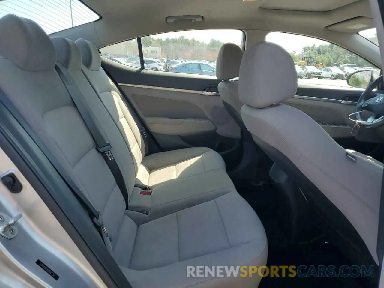 10 Photograph of a damaged car 5NPD84LF8LH627733 HYUNDAI ELANTRA 2020