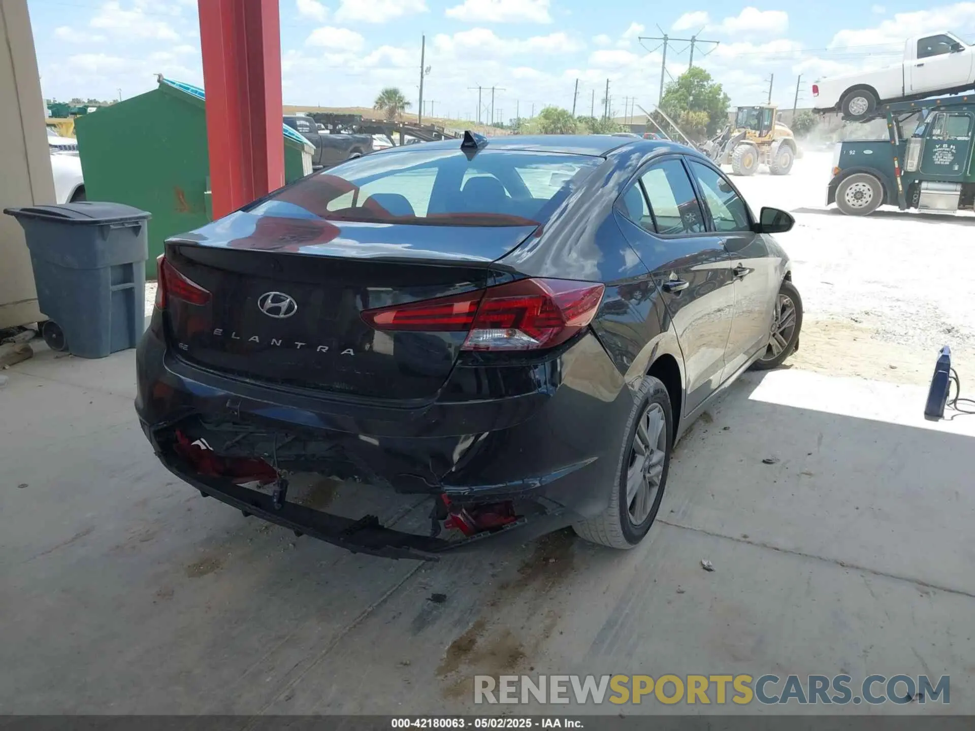 4 Photograph of a damaged car 5NPD84LF9LH507214 HYUNDAI ELANTRA 2020