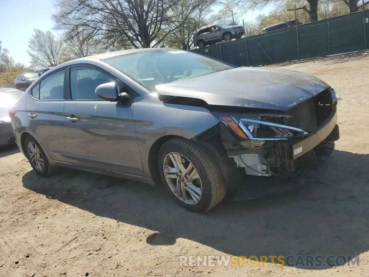 4 Photograph of a damaged car 5NPD84LF9LH512932 HYUNDAI ELANTRA 2020