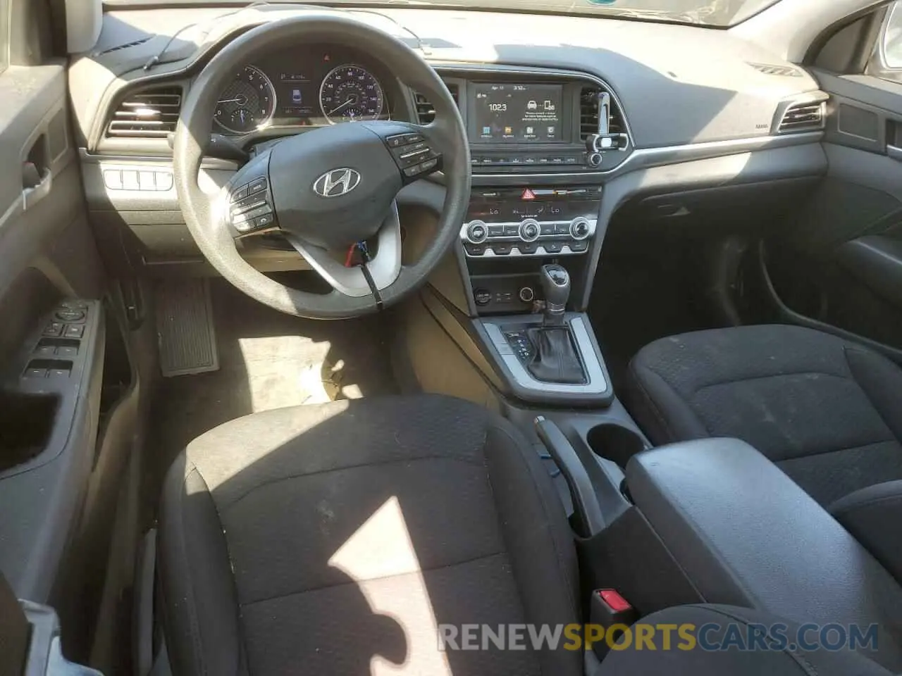 8 Photograph of a damaged car 5NPD84LF9LH512932 HYUNDAI ELANTRA 2020