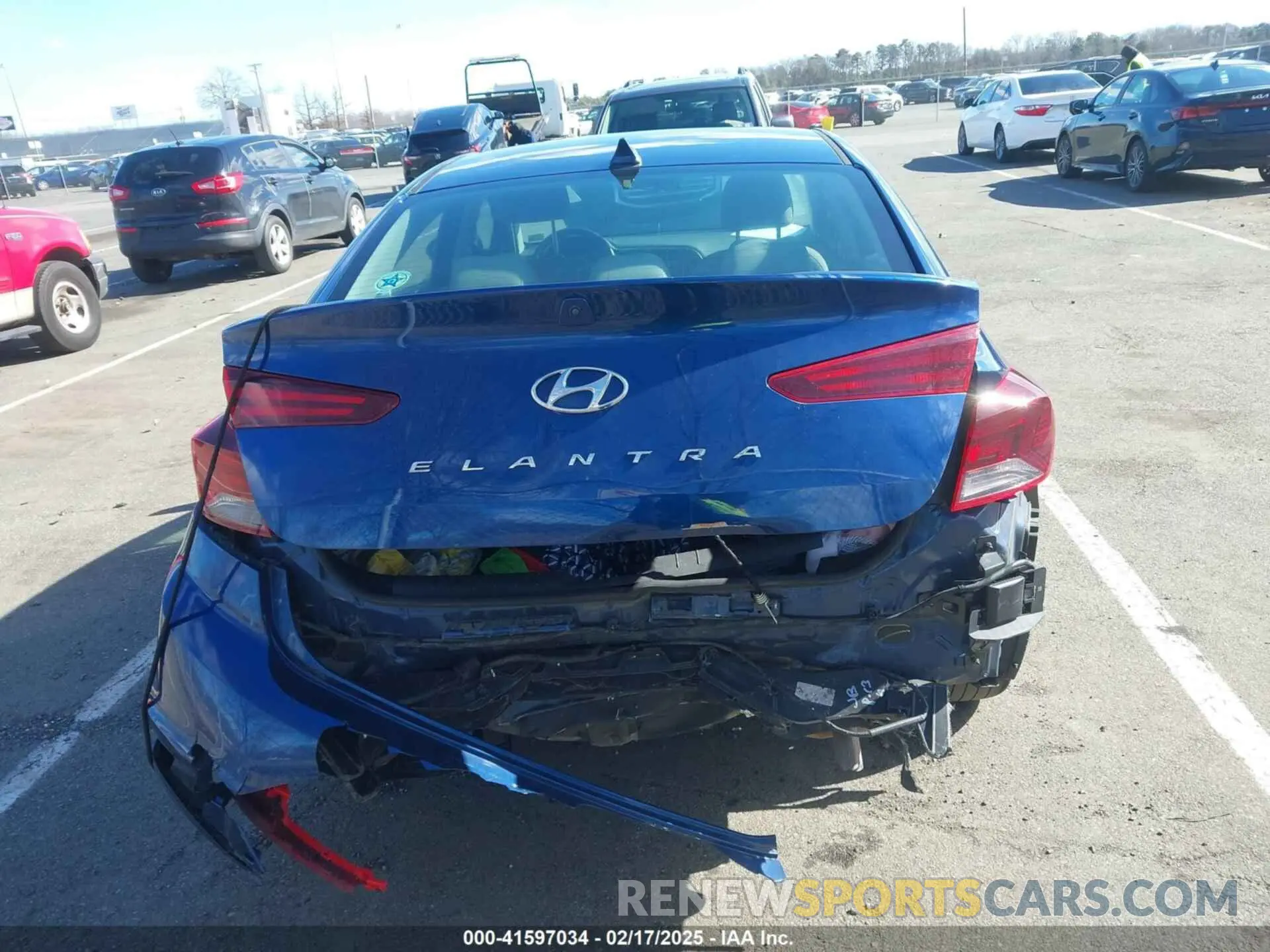 16 Photograph of a damaged car 5NPD84LF9LH532288 HYUNDAI ELANTRA 2020