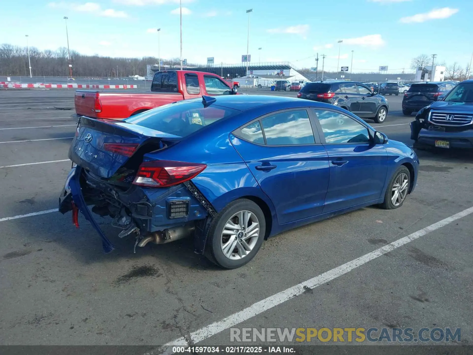 17 Photograph of a damaged car 5NPD84LF9LH532288 HYUNDAI ELANTRA 2020