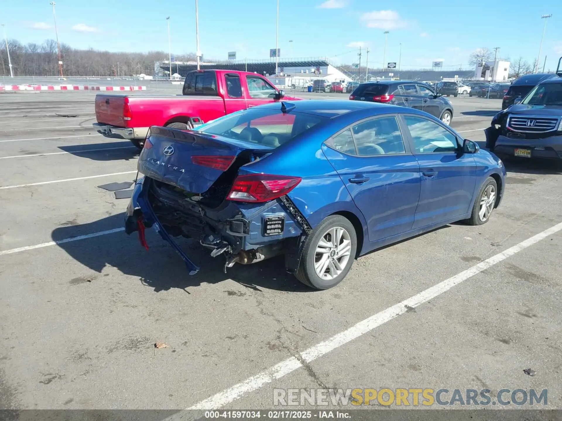 4 Photograph of a damaged car 5NPD84LF9LH532288 HYUNDAI ELANTRA 2020