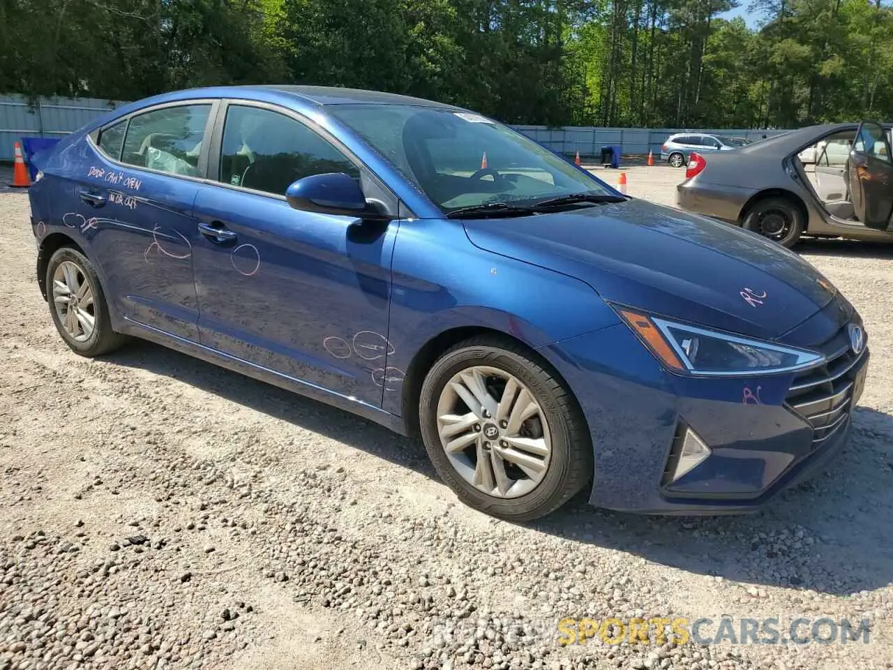 4 Photograph of a damaged car 5NPD84LF9LH533683 HYUNDAI ELANTRA 2020