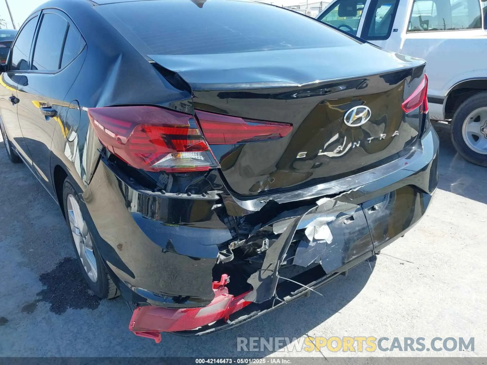 6 Photograph of a damaged car 5NPD84LF9LH548247 HYUNDAI ELANTRA 2020