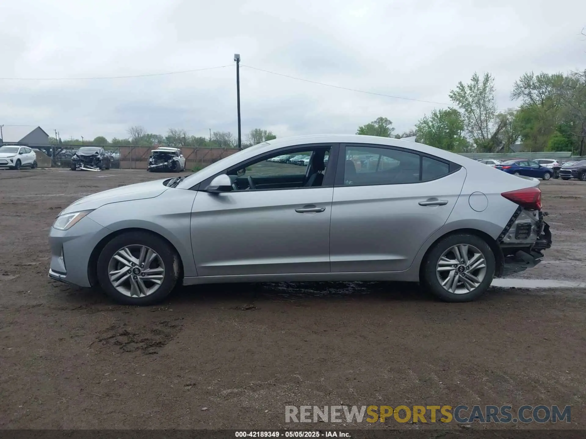 13 Photograph of a damaged car 5NPD84LF9LH548510 HYUNDAI ELANTRA 2020