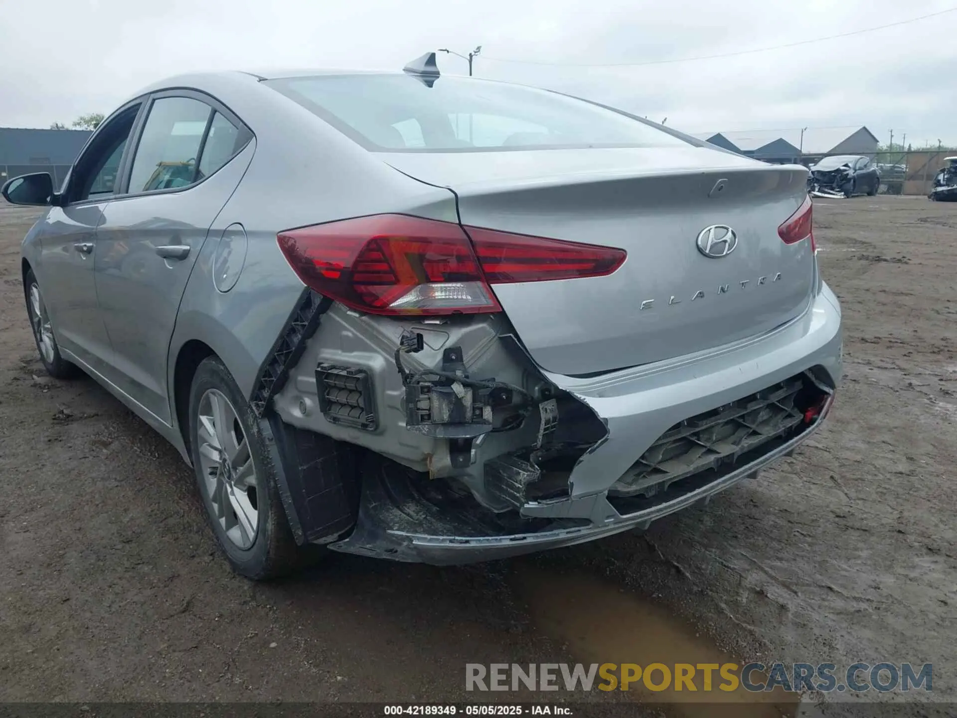 16 Photograph of a damaged car 5NPD84LF9LH548510 HYUNDAI ELANTRA 2020