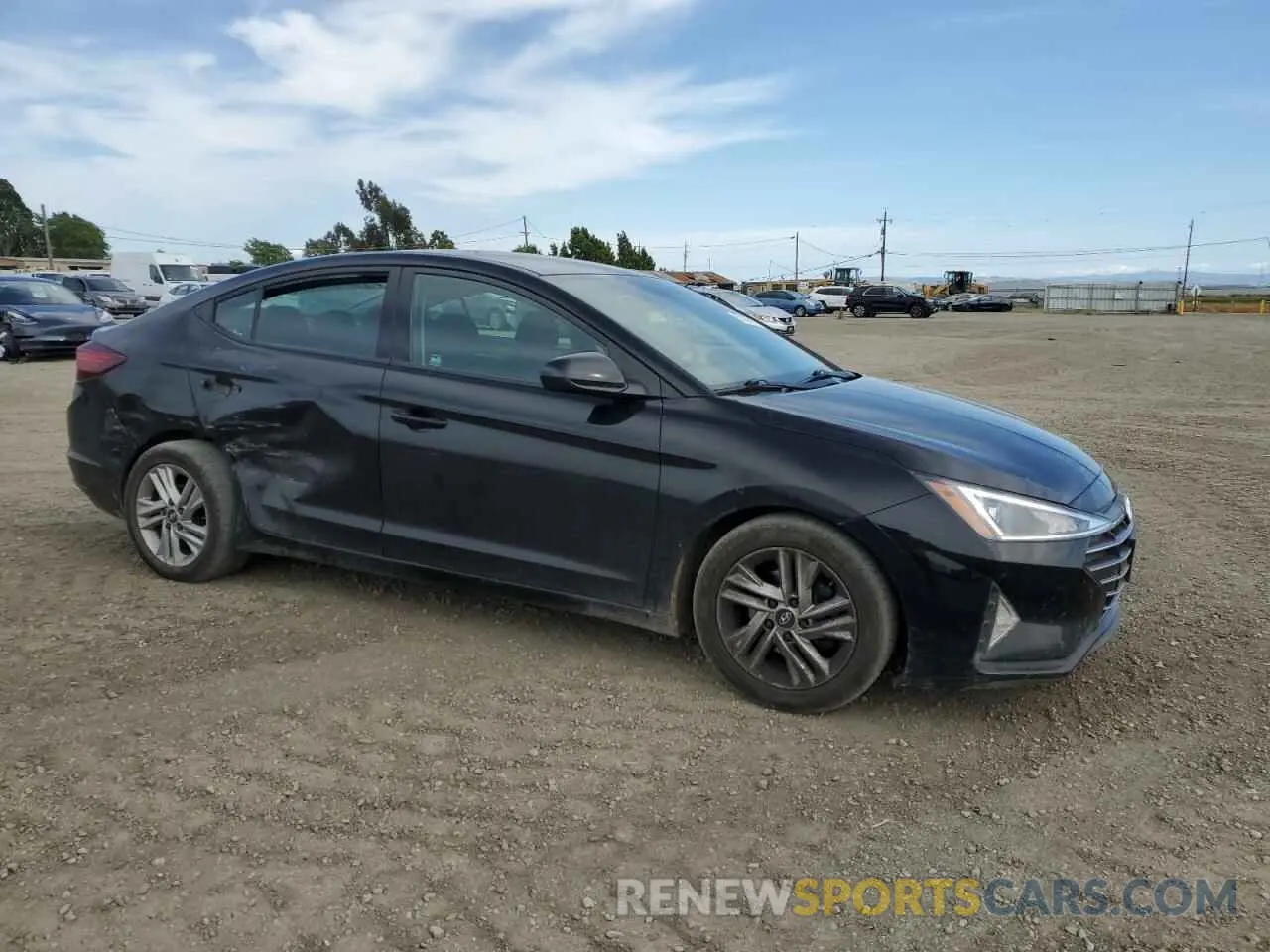 4 Photograph of a damaged car 5NPD84LF9LH557711 HYUNDAI ELANTRA 2020