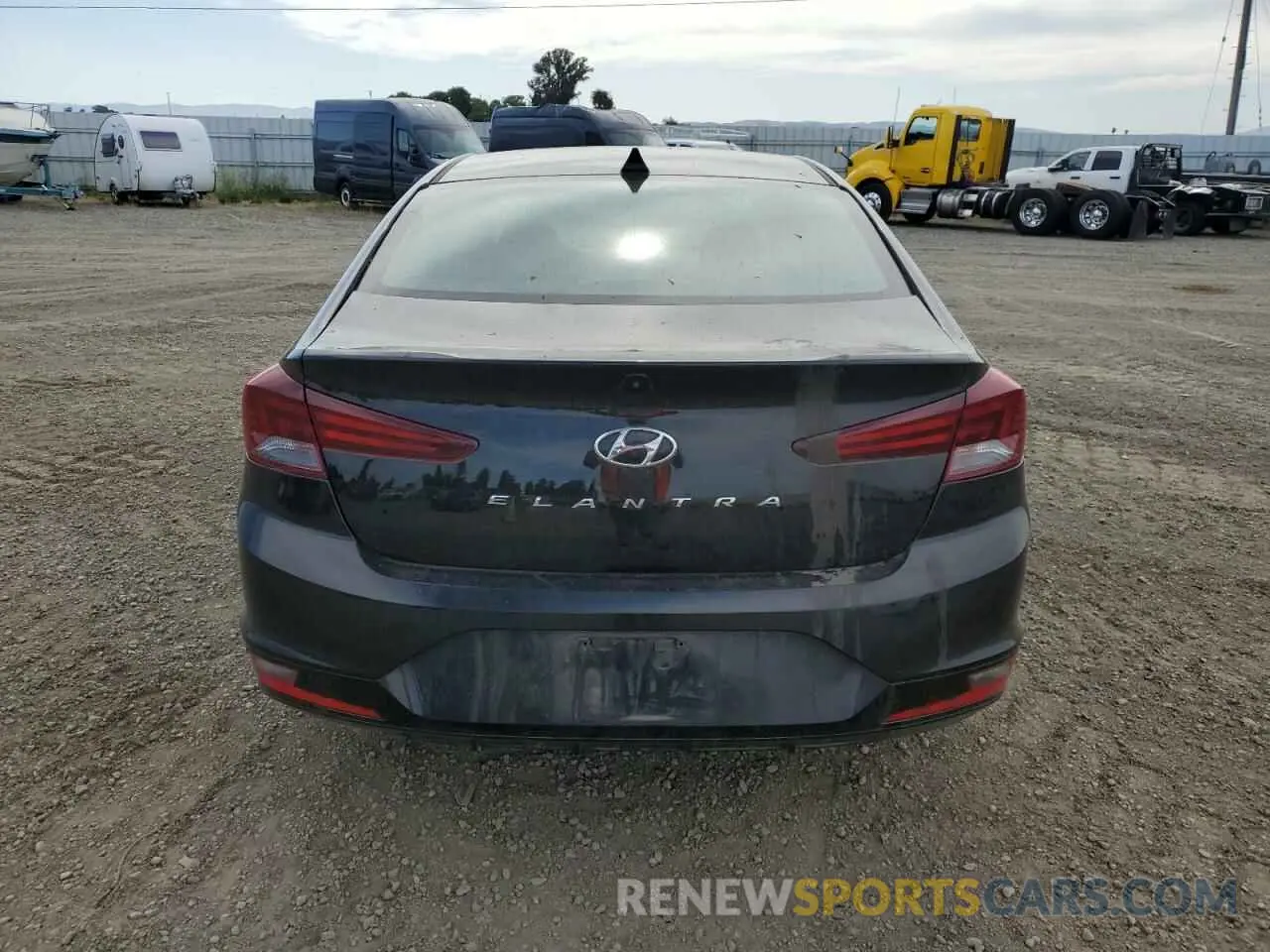 6 Photograph of a damaged car 5NPD84LF9LH557711 HYUNDAI ELANTRA 2020