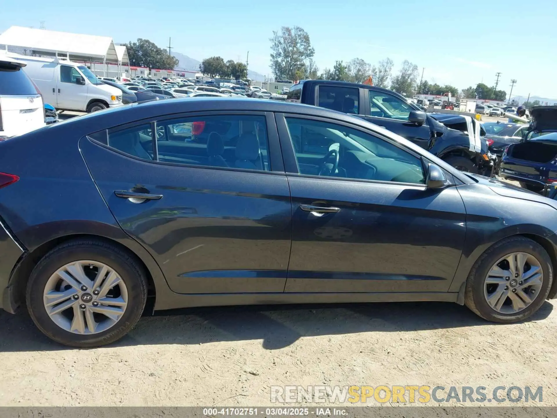 13 Photograph of a damaged car 5NPD84LF9LH558115 HYUNDAI ELANTRA 2020