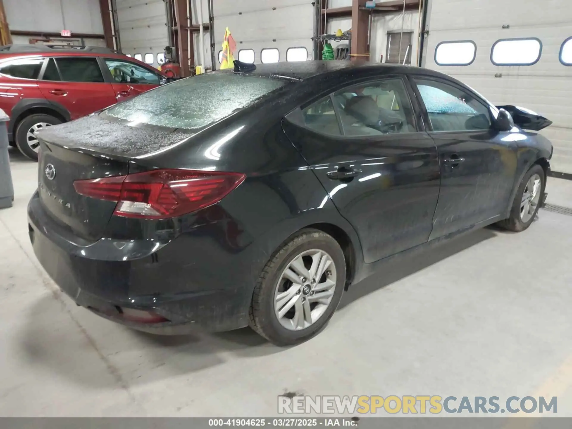 4 Photograph of a damaged car 5NPD84LF9LH566733 HYUNDAI ELANTRA 2020