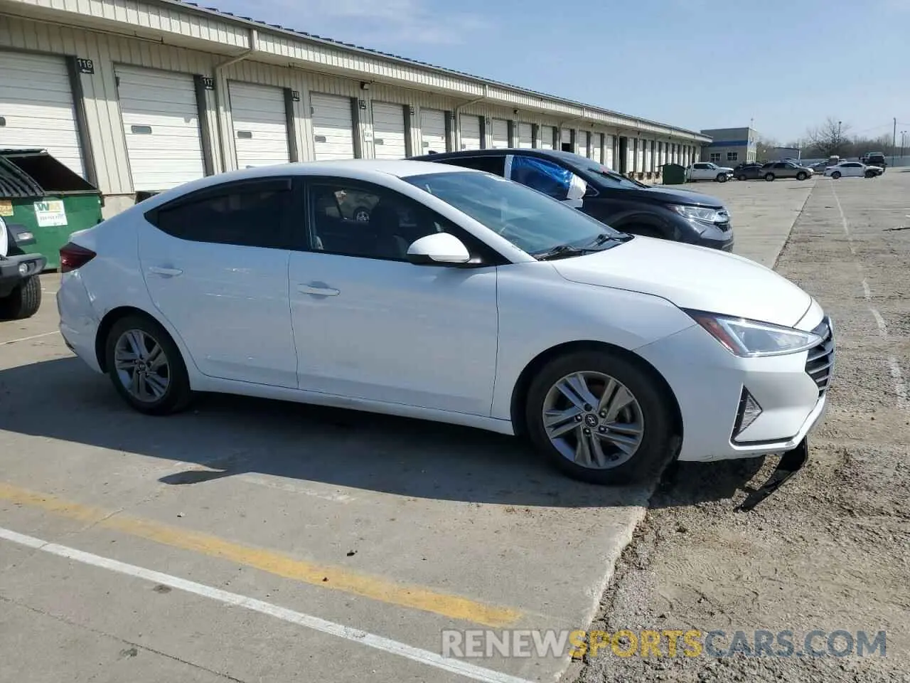 4 Photograph of a damaged car 5NPD84LF9LH567817 HYUNDAI ELANTRA 2020