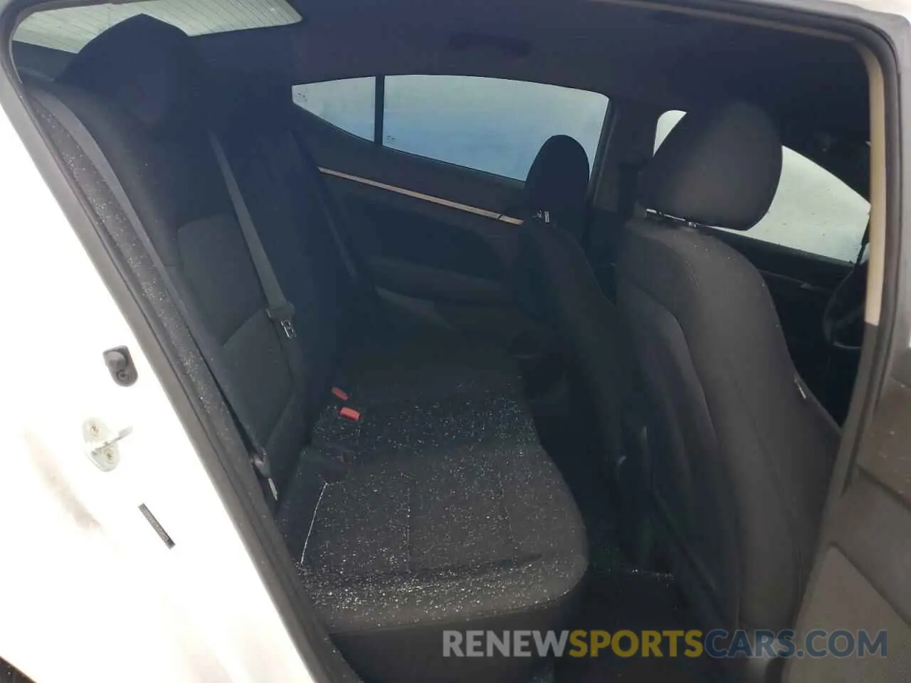 10 Photograph of a damaged car 5NPD84LF9LH569373 HYUNDAI ELANTRA 2020