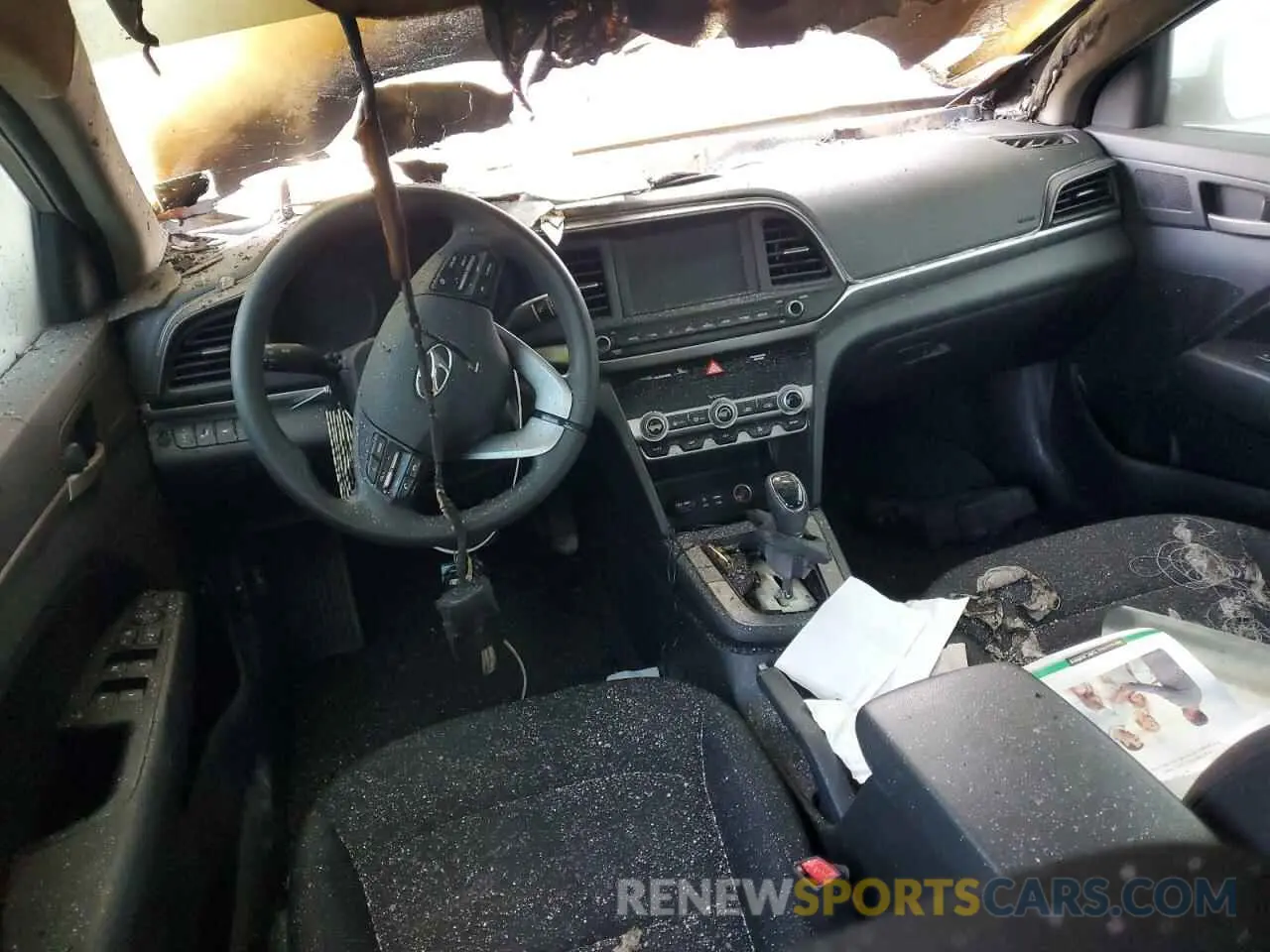 8 Photograph of a damaged car 5NPD84LF9LH569373 HYUNDAI ELANTRA 2020