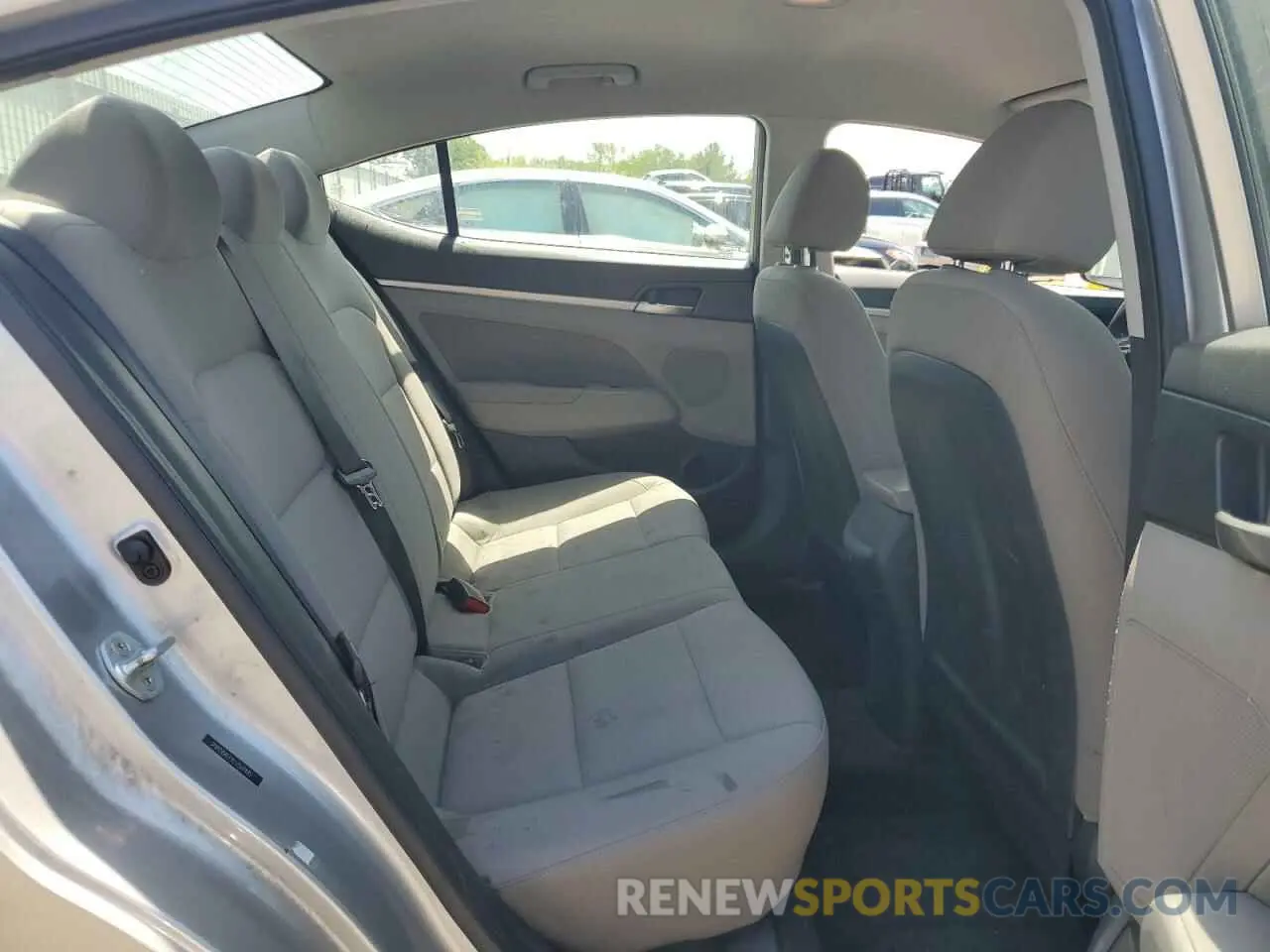 10 Photograph of a damaged car 5NPD84LF9LH569485 HYUNDAI ELANTRA 2020
