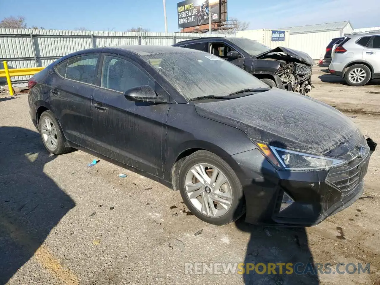 4 Photograph of a damaged car 5NPD84LF9LH576338 HYUNDAI ELANTRA 2020
