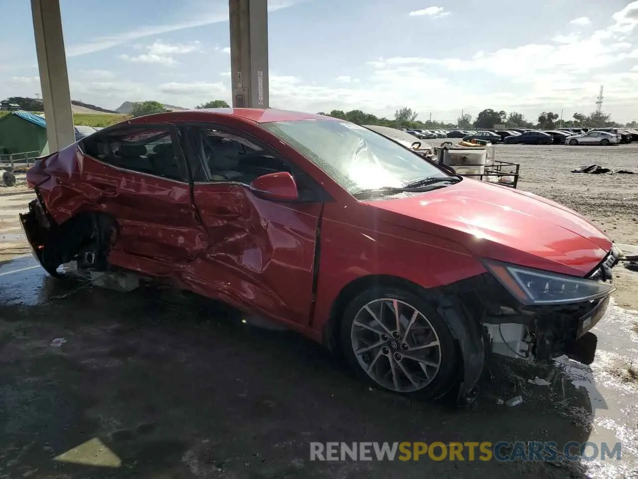 4 Photograph of a damaged car 5NPD84LF9LH576775 HYUNDAI ELANTRA 2020