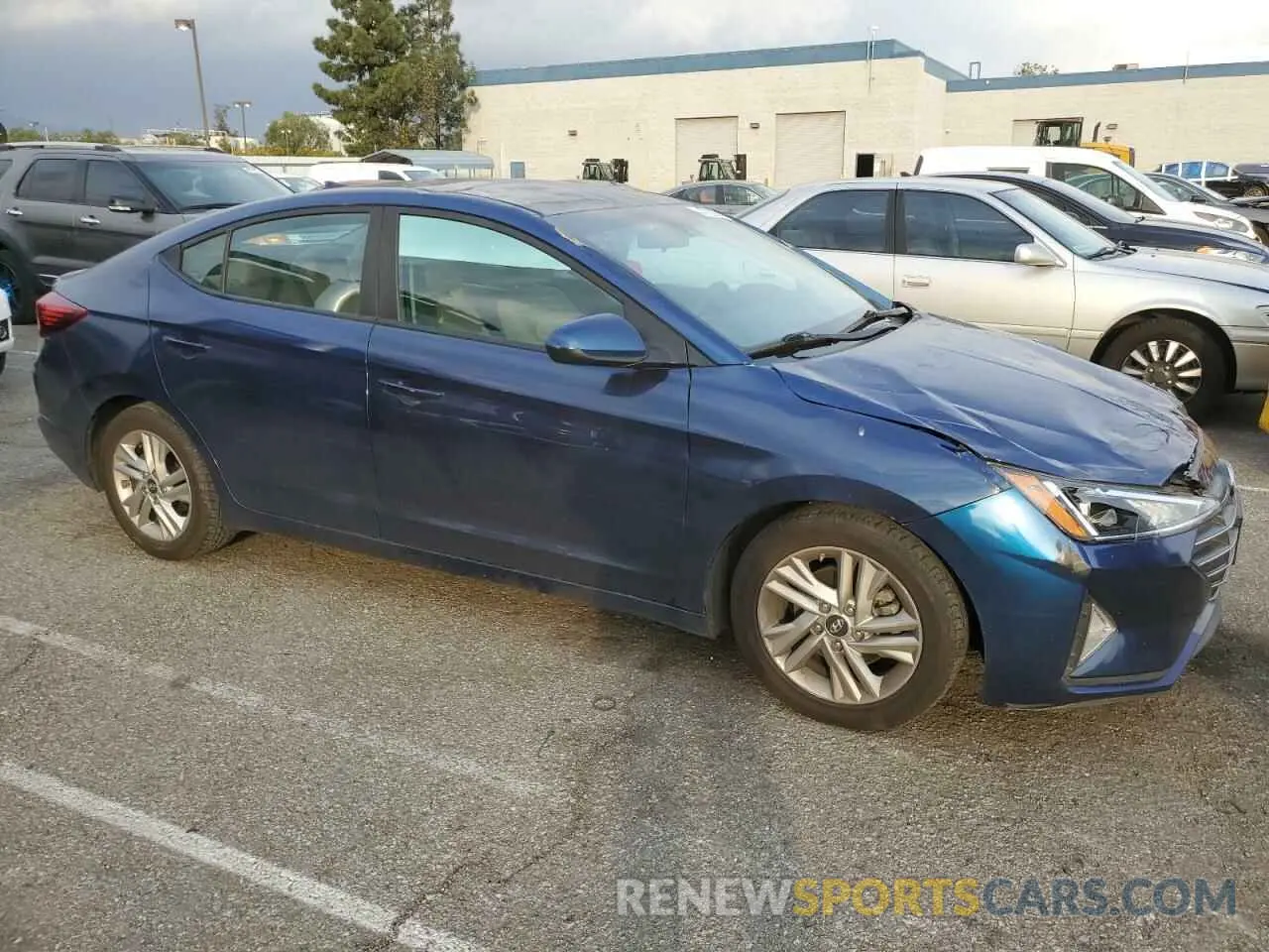 4 Photograph of a damaged car 5NPD84LF9LH578073 HYUNDAI ELANTRA 2020