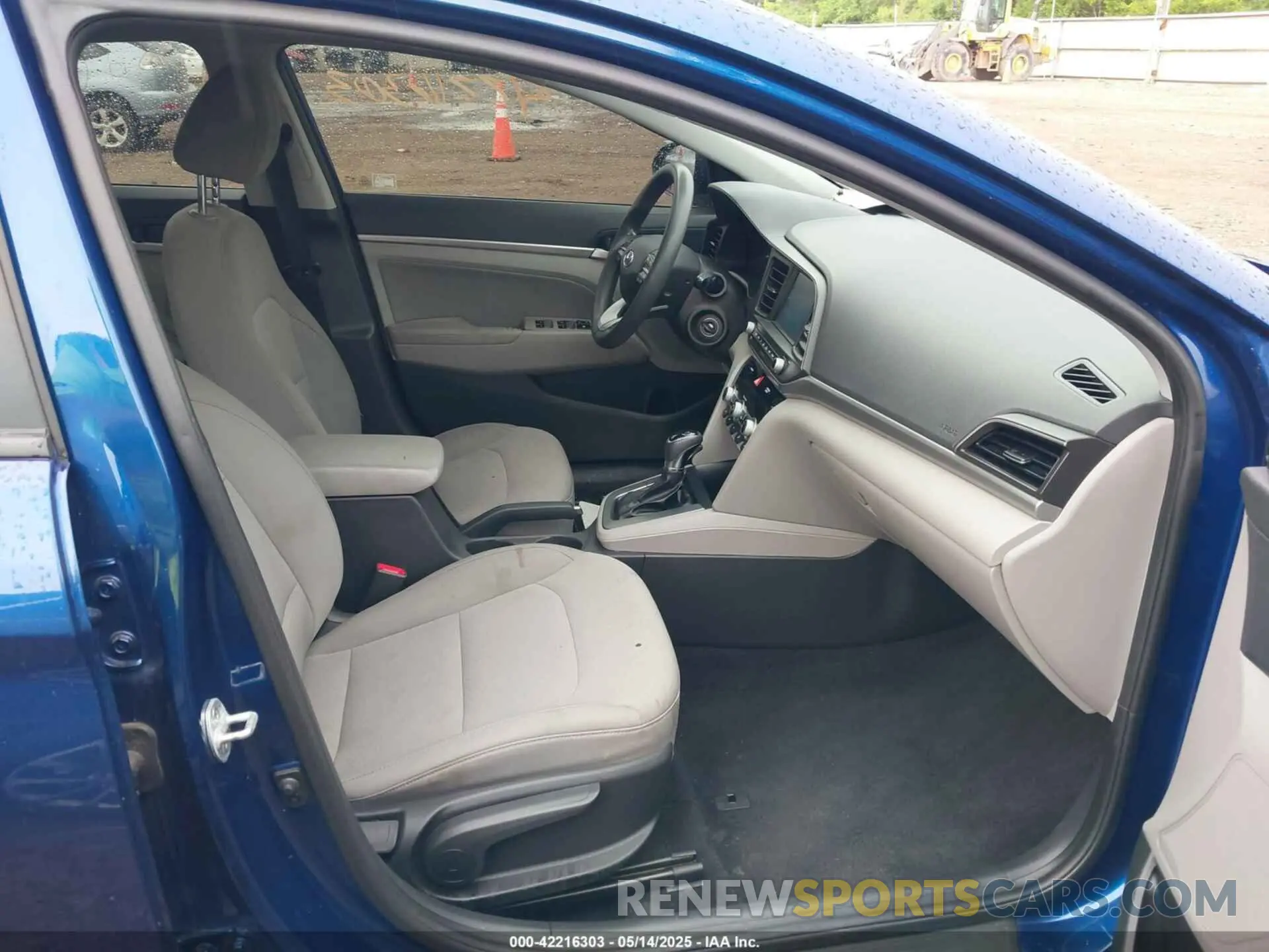 5 Photograph of a damaged car 5NPD84LF9LH593415 HYUNDAI ELANTRA 2020