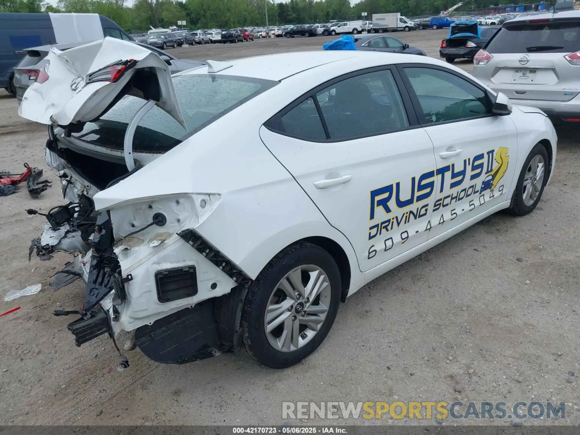 4 Photograph of a damaged car 5NPD84LF9LH599246 HYUNDAI ELANTRA 2020