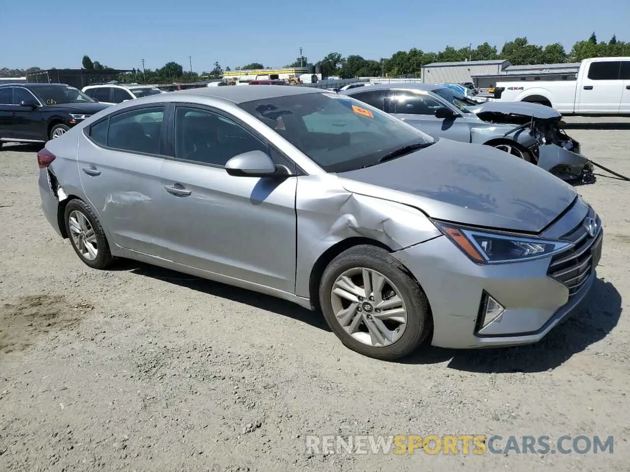 4 Photograph of a damaged car 5NPD84LF9LH606163 HYUNDAI ELANTRA 2020