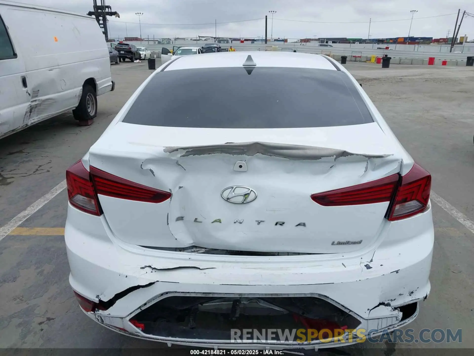 16 Photograph of a damaged car 5NPD84LF9LH607975 HYUNDAI ELANTRA 2020