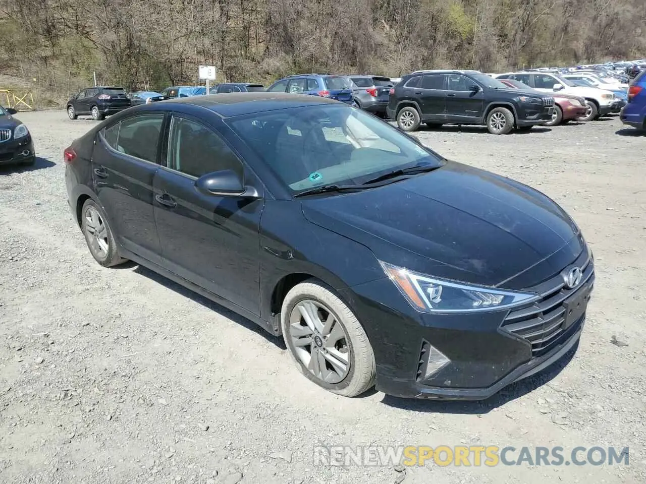 4 Photograph of a damaged car 5NPD84LF9LH612948 HYUNDAI ELANTRA 2020